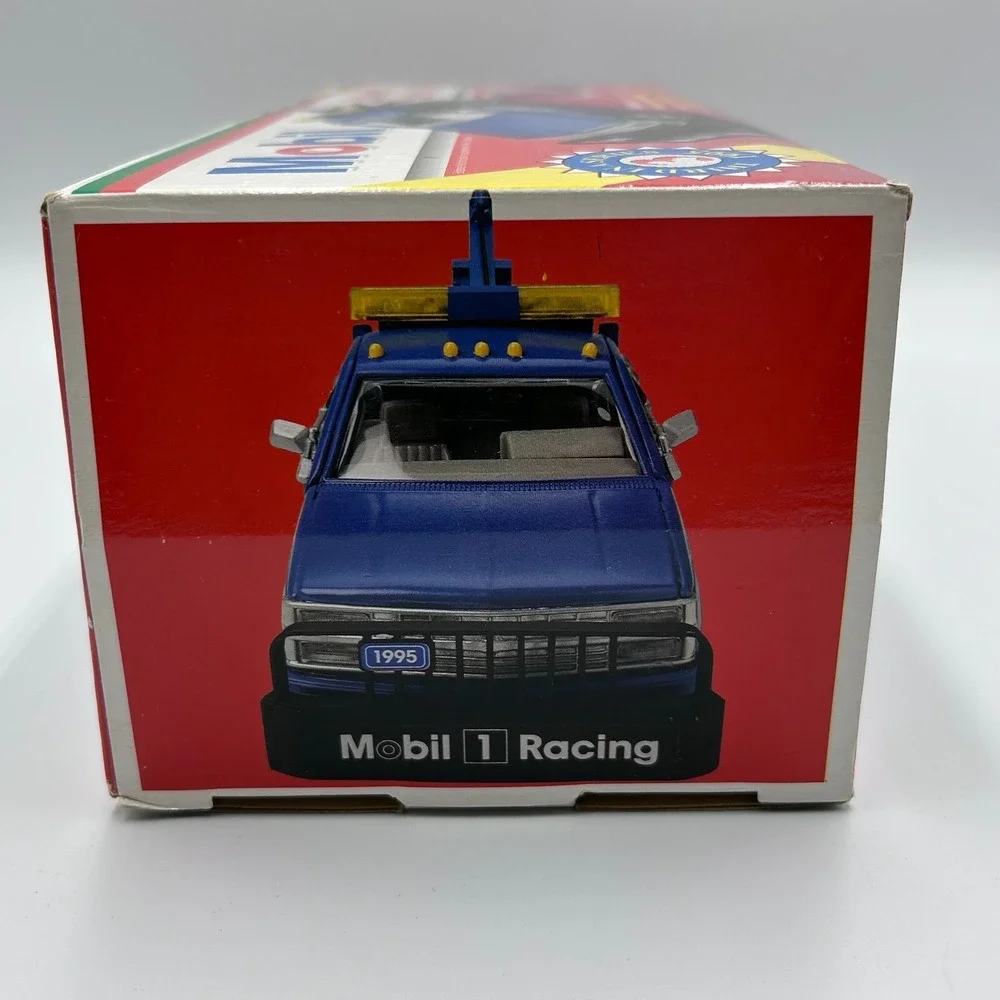 VTG‎ New in Box 1995 Mobil Collectible Chevrolet Tow Truck Limited Offer 1:24